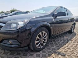 Schwarz Gebraucht 2010 Opel Astra GTC Edition Coupé | 2.490 € (Guter Preis)