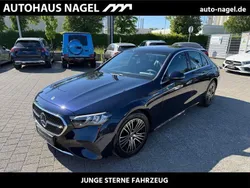 Nautikblau (metallic) Gebraucht 2024 Mercedes E220 Avantgarde Limousine | 50.397 € (Fairer Preis)