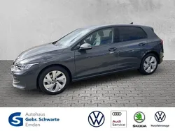 Grau Gebraucht 2025 VW Golf VIII Life Limousine | 31.490 € (Fairer Preis)