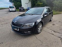 Schwarz Gebraucht 2013 Skoda Octavia Kombi | 10.000 € (Fairer Preis)