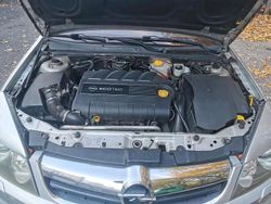 Silber Gebraucht 2007 Opel Vectra GTS OPC Limousine | 3.900 €