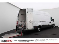 Weiß Gebraucht 2019 Iveco Daily Limousine | 30.333 € (Teuer)