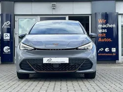 Vaporgrau Gebraucht 2023 Cupra Born Kleinwagen | 24.950 € (Guter Preis)