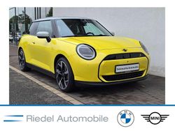 Sunny side yellow uni Gebraucht 2024 Mini Cooper SE Classic Kleinwagen | 30.890 € (Guter Preis)