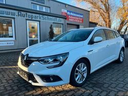 Weiß Gebraucht 2019 Renault Mégane IV Zen Limousine | 10.399 € (Fairer Preis)