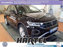 Deep black perleffekt, pearl effect Gebraucht 2022 VW T-Roc Life SUV | 18.400 € (Fairer Preis)