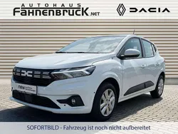 Weiß Gebraucht 2023 Dacia Sandero Expression Kleinwagen | 16.790 € (Guter Preis)