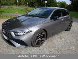 Mountain grau Gebraucht 2024 Mercedes A220 AMG Line Premium Limousine | 34.999 € (Fairer Preis)