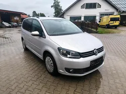 Grau Gebraucht 2011 VW Touran Van / Kleinbus | 3.890 € (Guter Preis)