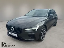 Grau Gebraucht 2022 Volvo V60 R-Design Kombi | 34.495 € (Superpreis)