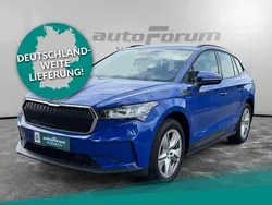 Blau Gebraucht 2023 Skoda Enyaq iV Loft SUV | 24.881 € (Fairer Preis)
