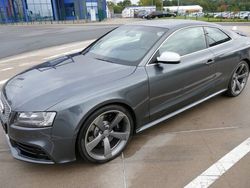 Grau metallic Gebraucht 2011 Audi RS5 Sport Coupé | 37.990 €