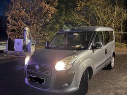Grau Gebraucht 2011 Fiat Doblò Van / Kleinbus | 4.700 € (Teuer)