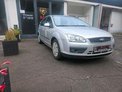 Silber Gebraucht 2007 Ford Focus Limousine | 2.490 € (Fairer Preis)