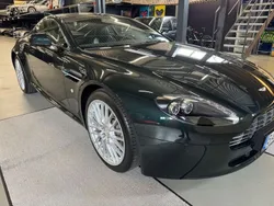 Grün Gebraucht 2011 Aston Martin V8 Vantage Coupé | 61.500 € (Superpreis)