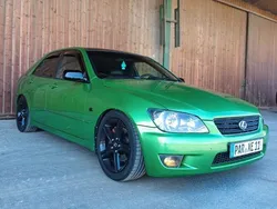 Grün Gebraucht 2000 Lexus IS200 Sport Line Limousine | 7.600 € (Teuer)