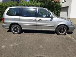 Silber Gebraucht 2006 Kia Carnival EX Van / Kleinbus | 2.000 €