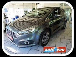 Grau Gebraucht 2019 Ford S-MAX Titanium Van / Kleinbus | 21.899 € (Guter Preis)