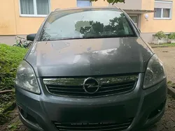 Grau Gebraucht 2009 Opel Zafira Van / Kleinbus | 1.200 € (Guter Preis)
