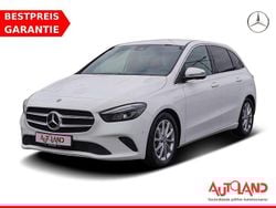 Weiß Gebraucht 2020 Mercedes B180 Edition Van / Kleinbus | 21.990 € (Fairer Preis)
