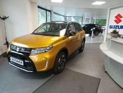 Solar yellow pearl metallic/ c Neu 2025 Suzuki Vitara Comfort+ SUV | 32.490 € (Teuer)
