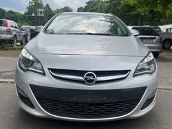 Silber Gebraucht 2013 Opel Astra Edition Kombi | 3.950 € (Fairer Preis)