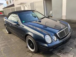 Schwarz Gebraucht 2000 Mercedes CLK320 Avantgarde Cabrio | 14.000 €