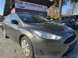Grau Gebraucht 2017 Ford Focus Trend Kombi | 3.999 € (Superpreis)