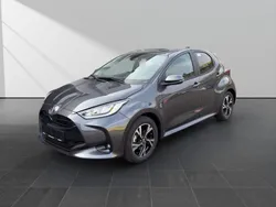 Schwarz Neu 2025 Toyota Yaris Hybrid Comfort Limousine | 24.480 € (Guter Preis)