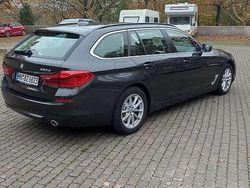 Grau Gebraucht 2019 BMW 520 Kombi | 23.000 € (Guter Preis)