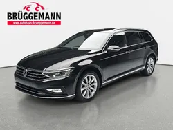 Deep black perleffekt Gebraucht 2023 VW Passat Elegance Kombi | 31.890 € (Fairer Preis)