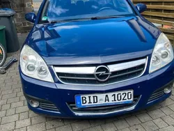 Blau Gebraucht 2006 Opel Signum Kombi | 1.600 € (Fairer Preis)