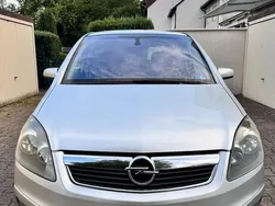 Silber Gebraucht 2006 Opel Zafira Van / Kleinbus | 2.399 € (Fairer Preis)