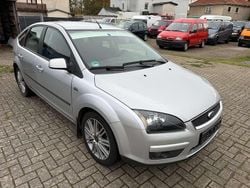 Silber Gebraucht 2005 Ford Focus Sport Limousine | 500 € (Superpreis)
