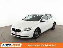 Weiß Gebraucht 2018 Volvo V40 Momentum Kombi | 15.330 € (Etwas zu teuer)