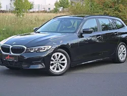 Saphirschwarz Gebraucht 2022 BMW 320 Sport Line Kombi | 24.990 € (Guter Preis)
