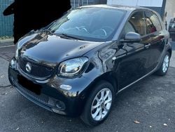 Schwarz Gebraucht 2016 Smart ForFour Kleinwagen | 10.800 €