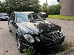 Schwarz Gebraucht 2006 Mercedes E220 Kombi | 2.800 €