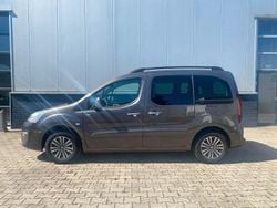 Grau Gebraucht 2017 Peugeot Partner Tepee Van / Kleinbus | 8.200 € (Fairer Preis)