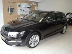Schwarz Gebraucht 2024 Skoda Octavia Selection Kombi | 33.380 € (Guter Preis)