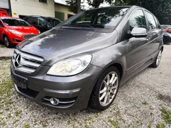 Grau Gebraucht 2009 Mercedes B200 Van / Kleinbus | 1.350 € (Fairer Preis)