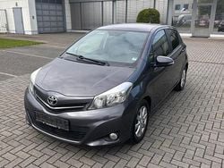 Grau Gebraucht 2013 Toyota Yaris Limousine | 5.300 € (Guter Preis)