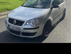 Silber Gebraucht 2005 VW Polo Limousine | 2.000 €