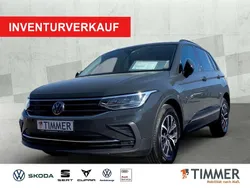 Grau Gebraucht 2022 VW Tiguan Life SUV | 27.789 € (Fairer Preis)