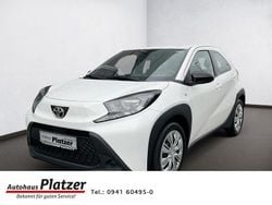 Weiss Gebraucht 2024 Toyota Aygo Business Edition Kleinwagen | 14.480 € (Guter Preis)