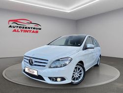 Calcitweiss unilack Gebraucht 2014 Mercedes 180 Limousine | 6.490 € (Fairer Preis)