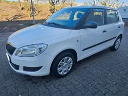 Weiß Gebraucht 2013 Skoda Fabia Cool Edition Kleinwagen | 4.990 € (Fairer Preis)