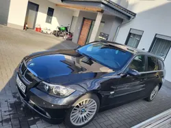 Schwarz Gebraucht 2006 BMW 330 Kombi | 3.000 €