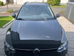 Grau Gebraucht 2021 VW Golf VIII Life Kombi | 21.400 € (Guter Preis)