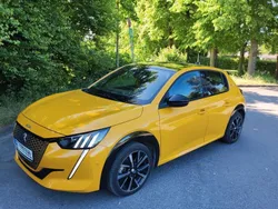Gelb Gebraucht 2023 Peugeot e-208 GT Kleinwagen | 20.500 € (Etwas zu teuer)